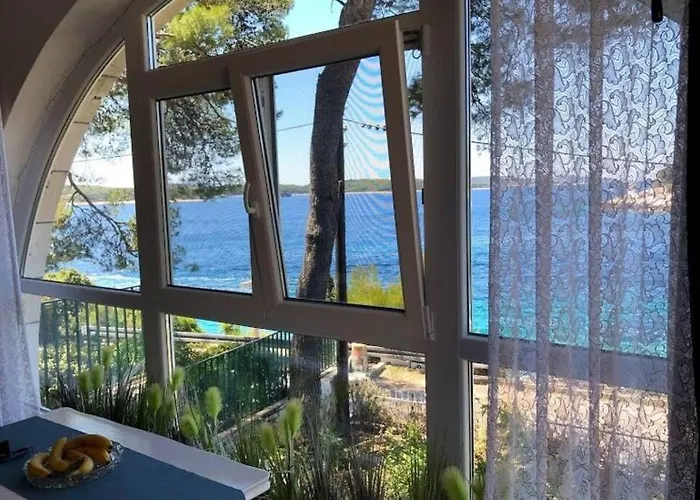 Shabby Chic Beach Cottage Hvar