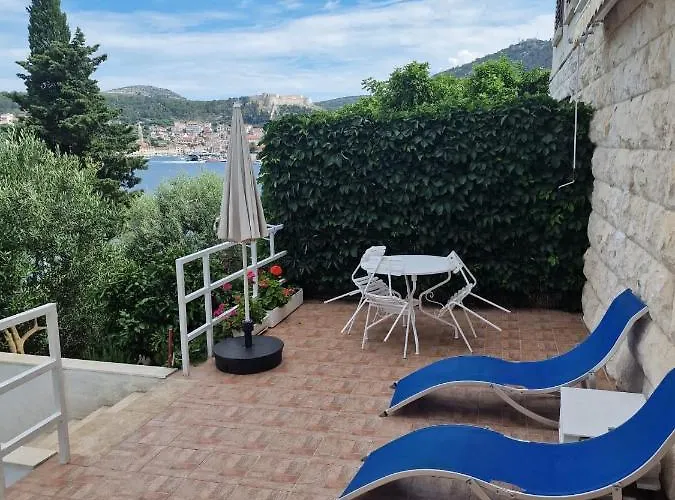Shabby Chic Beach Cottage Hvar